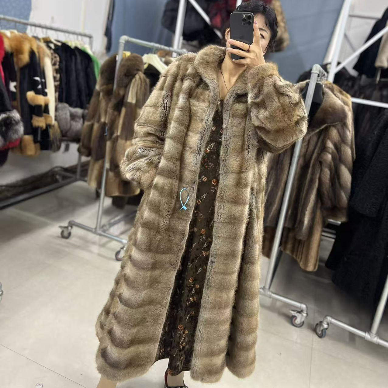 2025年秋冬新款青根貂皮草外套女减龄貂皮大衣