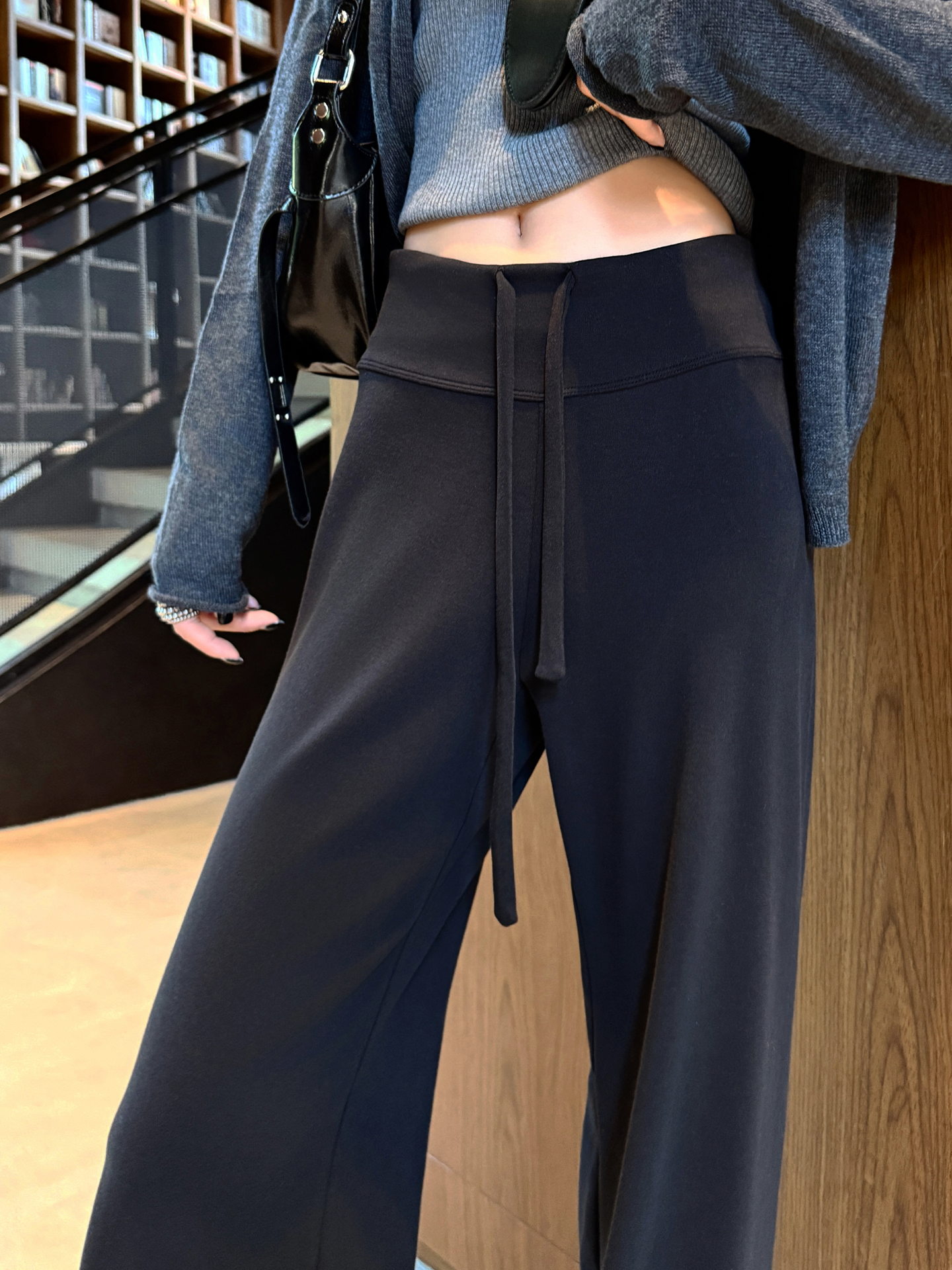 2025春秋新品糯米喇叭女直筒裤子显瘦垂感宽松微喇窄版阔腿针织裤