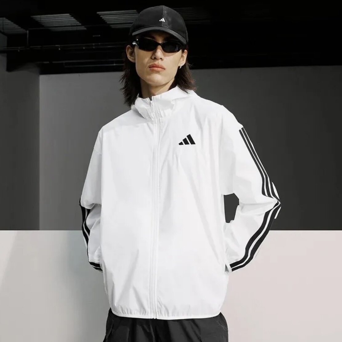 adidas/阿迪达斯外套三条纹运动休闲连帽梭织夹克连帽外套JF3682图片