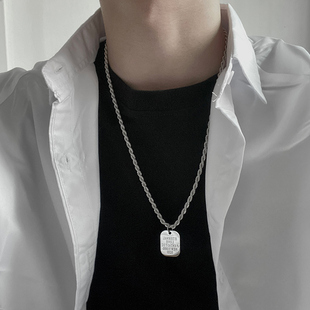 520字母方牌吊坠项链男女简约个性 百搭嘻哈钛钢不掉色潮配饰链子