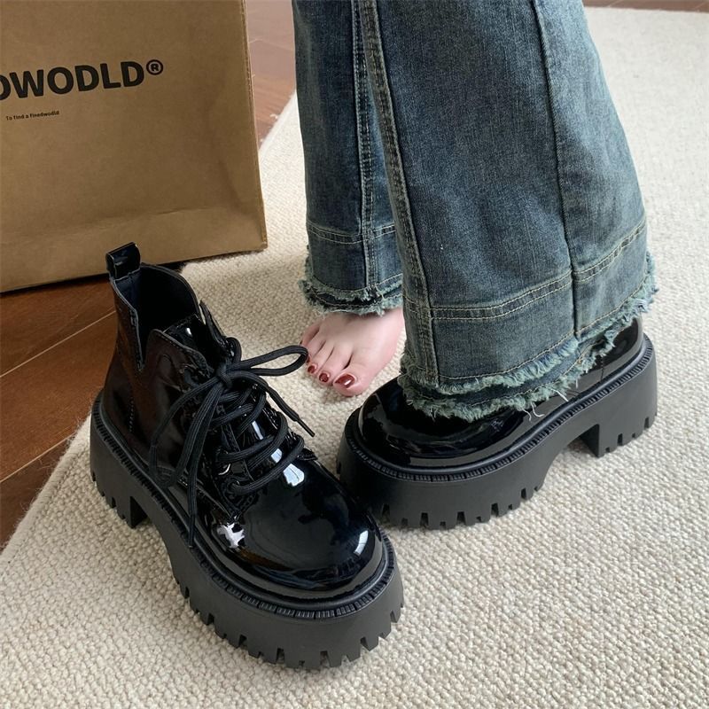 马丁靴女英伦风2025年新款秋冬季厚底百搭短筒短靴炸街机车靴