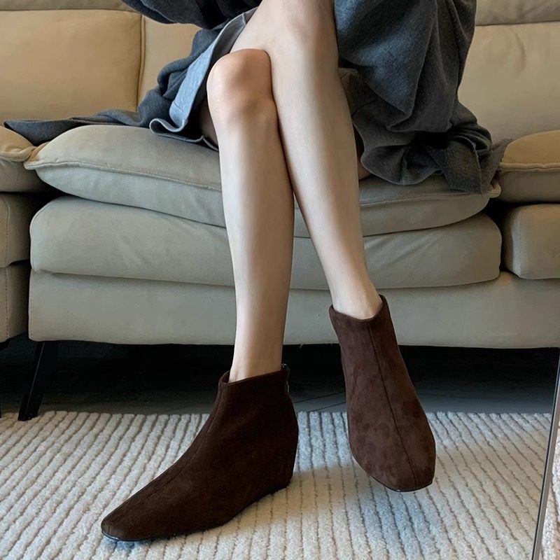 牛皮版！棕色短靴女2025秋季新款方头内增高绒面坡跟后拉链瘦瘦靴