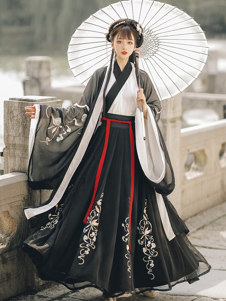 云芳晴月殊仙汉服女中国风正品原创刺绣交领齐腰襦裙魏晋春夏套装