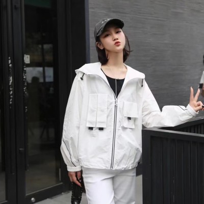 2023夏季欧阿玛施女装国内代购连帽拼色口袋冲锋衣外套女5400905