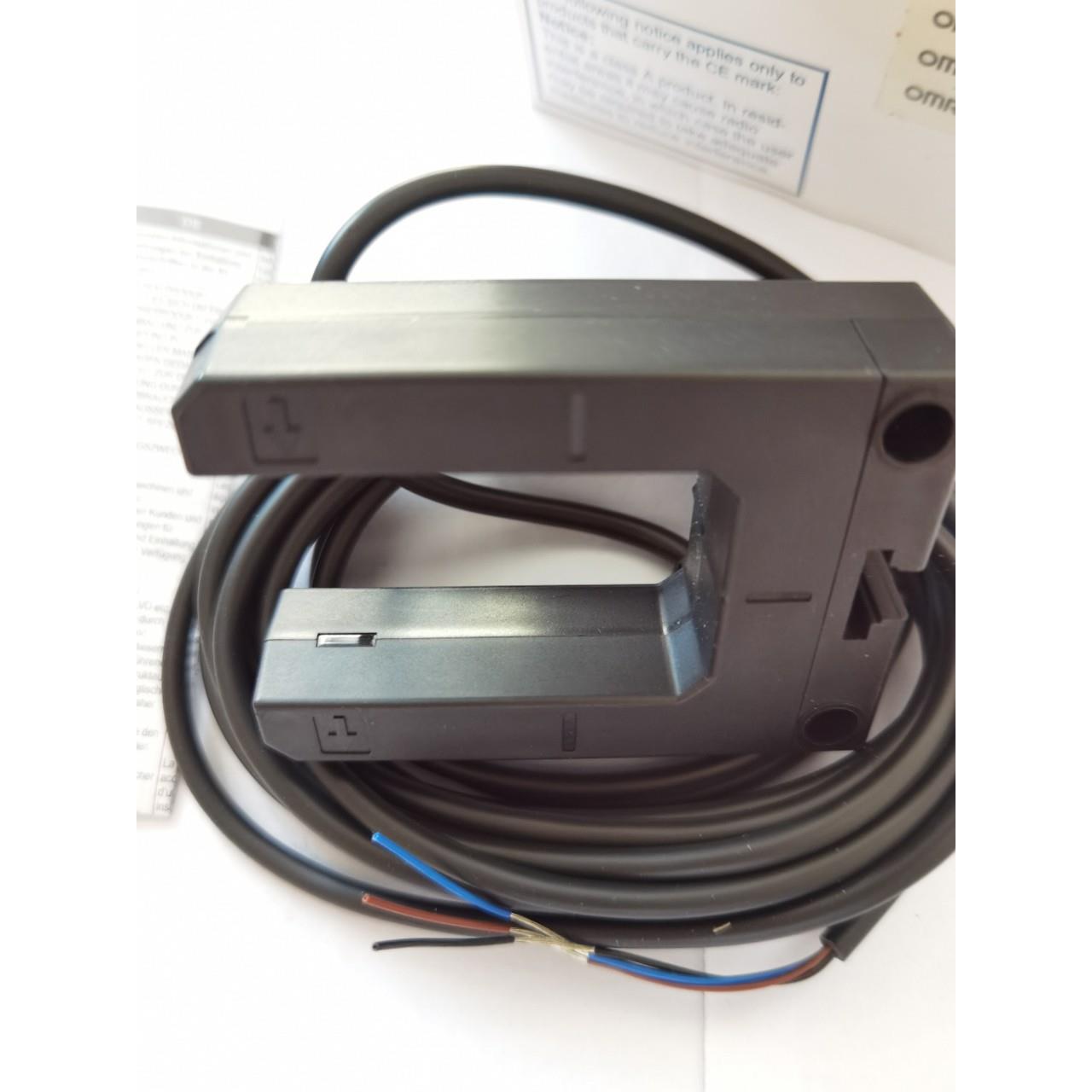 光电开关 E3Z-GP11B 槽形传感器