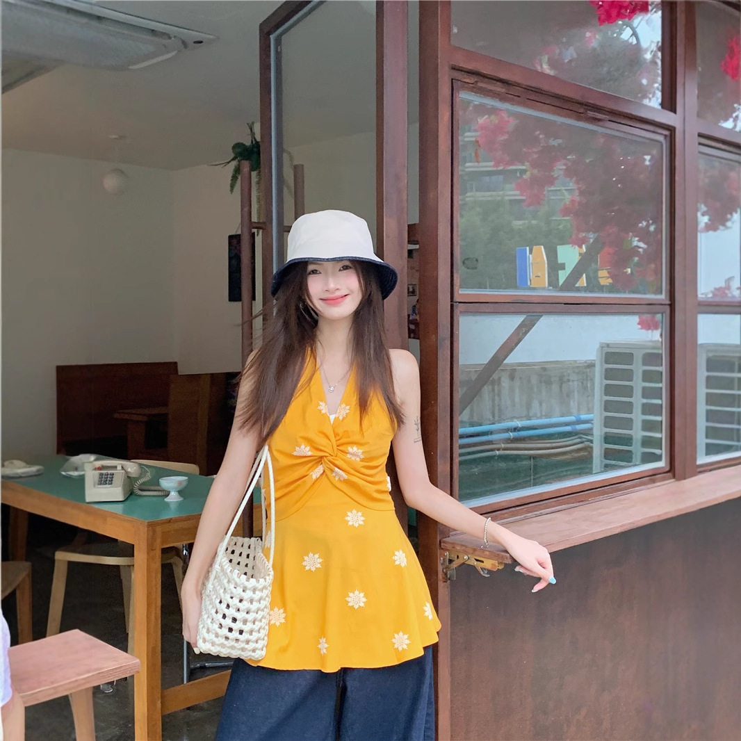 实拍 法式黄色刺绣花扭结无袖吊带背心纯欲收腰显瘦挂脖式上衣女