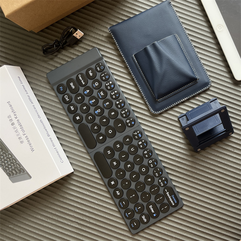 便携迷你无线蓝牙两折叠键盘