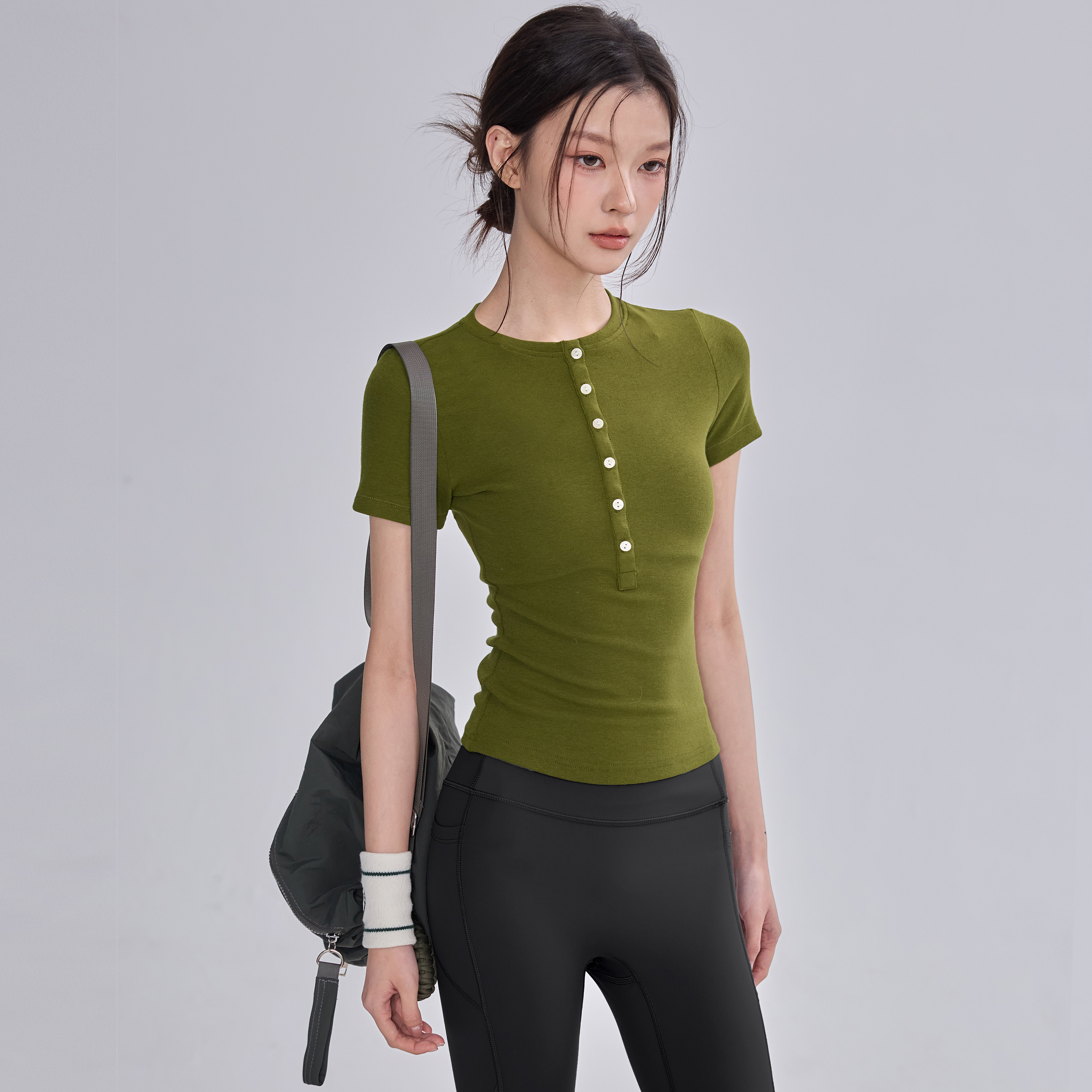 瑜伽服短袖女纽扣螺纹修身上衣2026新款普拉提训练跑步健身T恤春