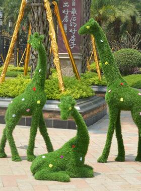 玻璃钢绿植蜗牛雕塑草皮兔子松鼠摆件公园小区幼儿园绿雕动物美陈