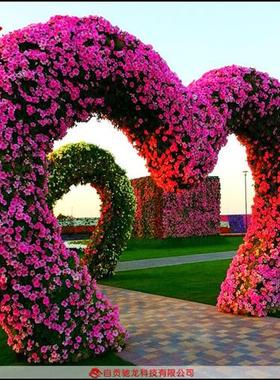 绿雕工艺品厂家仿真人物造型绿雕定做湖南绿色植物景观雕塑