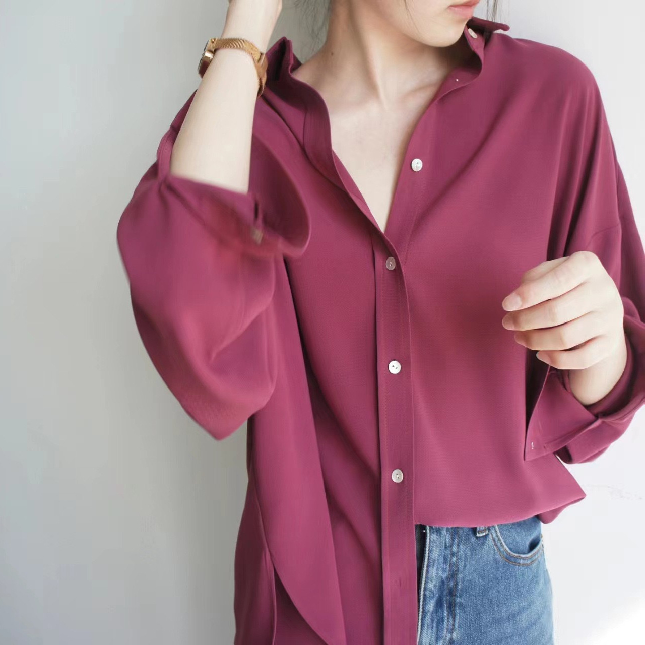 树莓色撞色扣侧开叉宽松衬衫长袖不易皱气质时髦chic女上衣