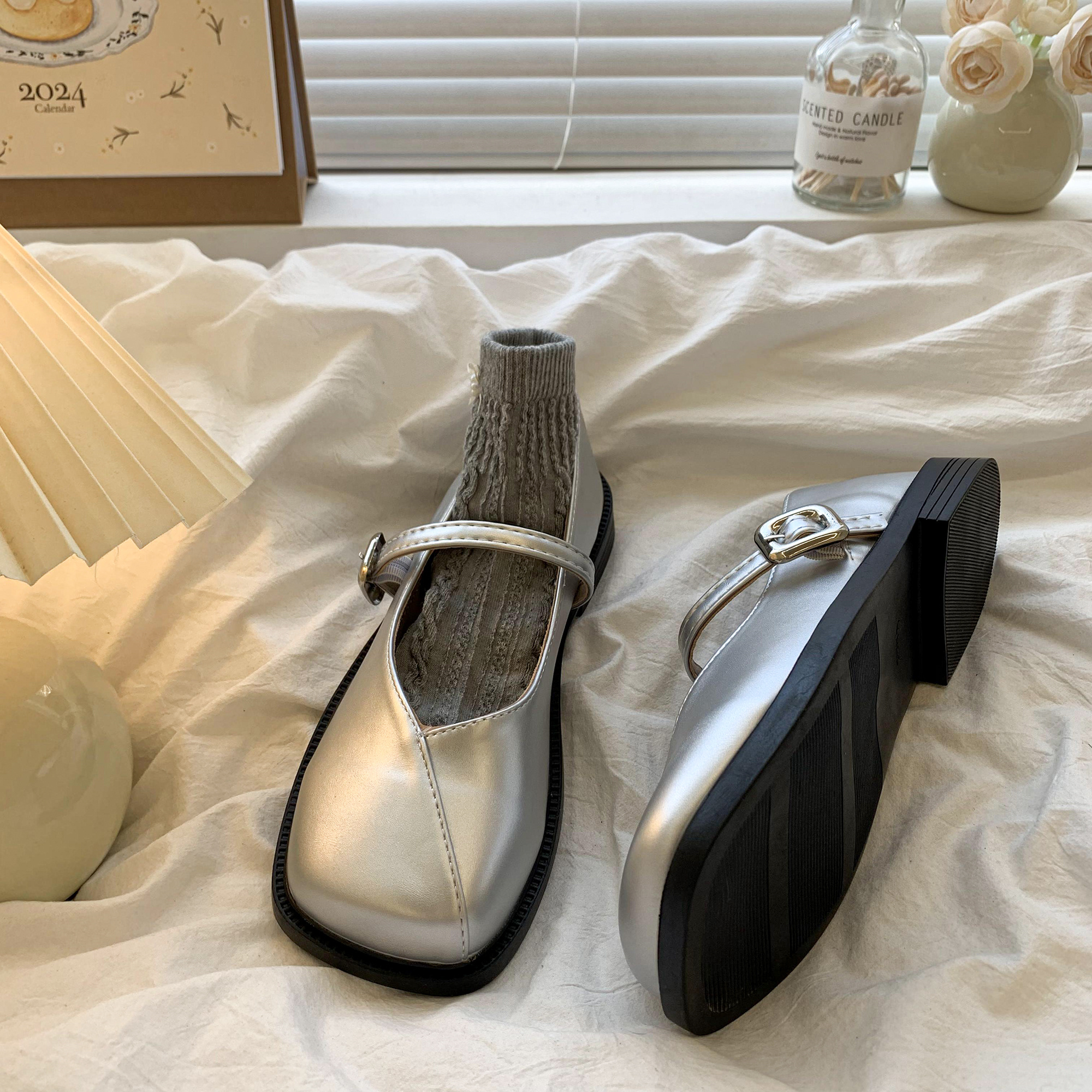 法式晚晚风银色玛丽珍鞋女2025新款春秋配裙子乐福小皮鞋平底单鞋