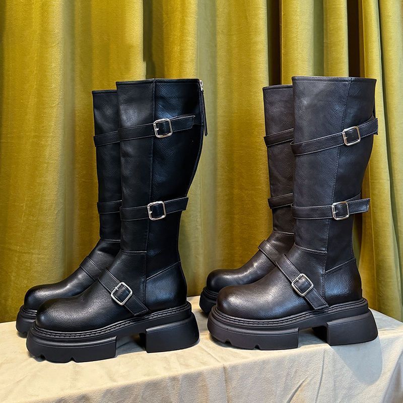 配裙子时尚不过膝高筒靴子2025新款复古马丁靴女皮带扣显瘦长筒靴