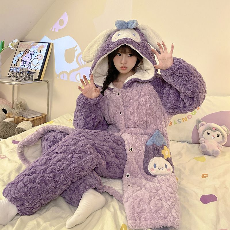 睡衣女冬季珊瑚绒加绒加厚长款三层夹棉可外穿新款可爱连帽家居服