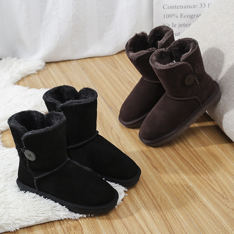 真皮新款中筒木纽扣雪地靴