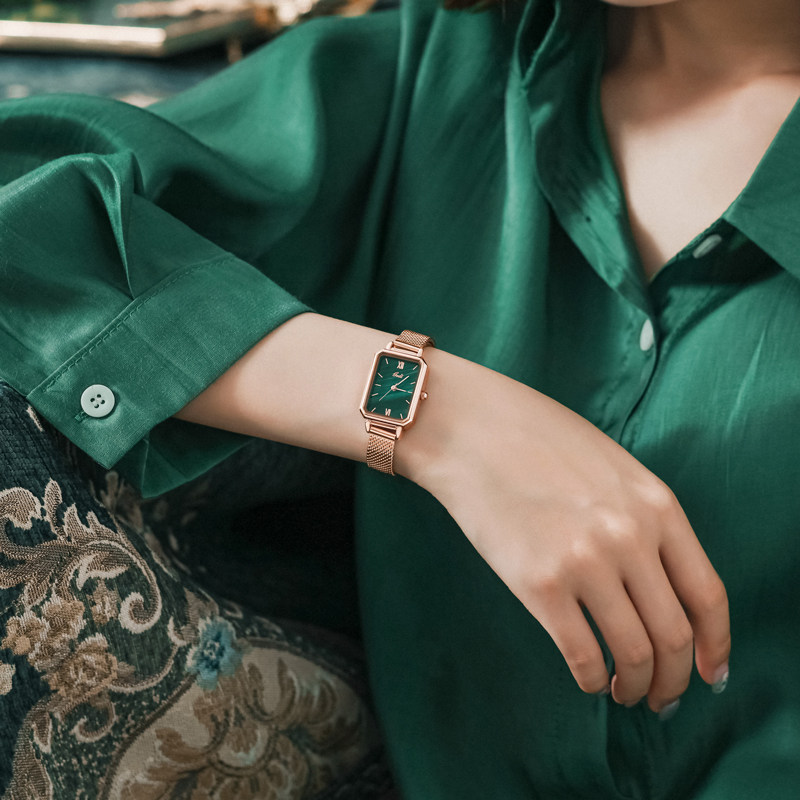 英国小众手表女简约气质复古方形女士手表名牌正品轻奢ins风小巧
