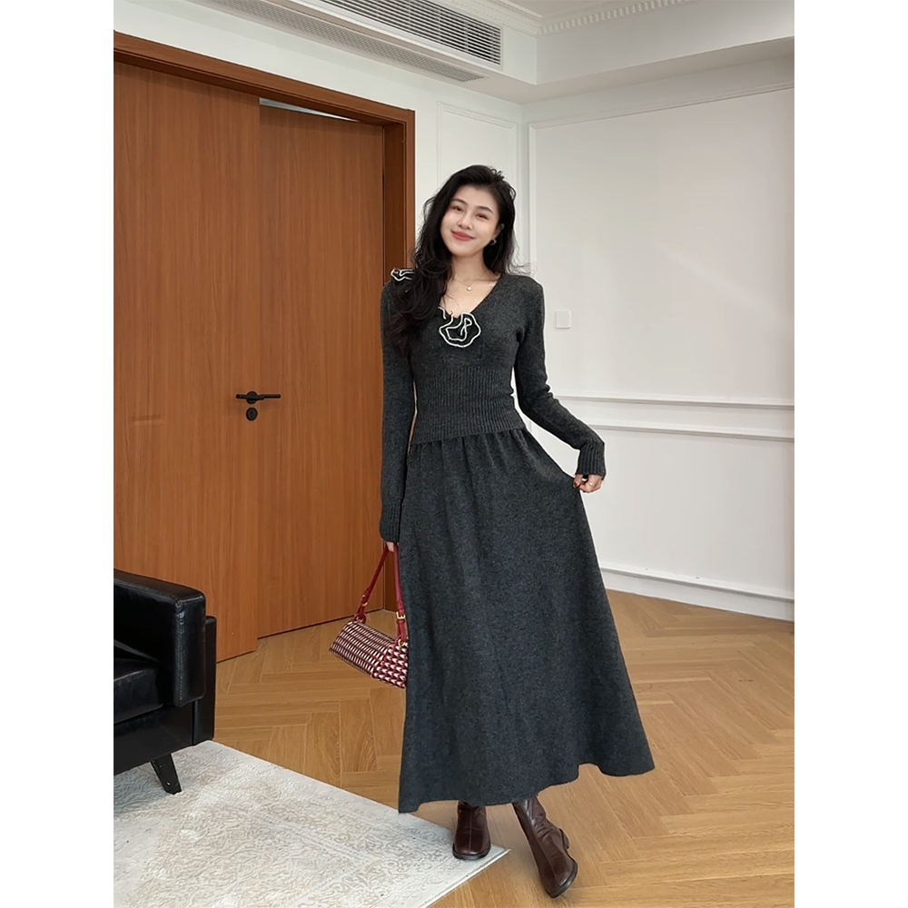 张阿星【费尔午逅】法式立体花修身针织套装裙W425X17957