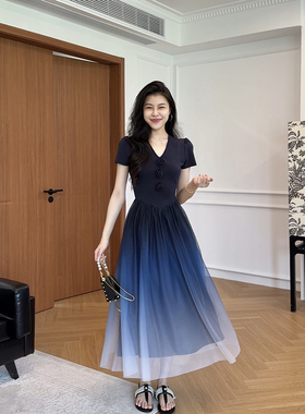 张阿星【蓝色妖姬】渐变蓝法式连衣裙夏季V领收腰高级感气质裙子