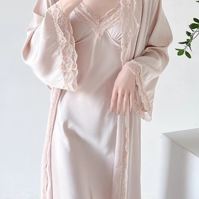 纯欲风冰丝吊带蕾丝睡袍女中长款