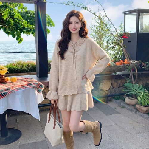 高档独特风立体花朵针织两件套女秋季好看甜美减龄套装轻薄通勤搭