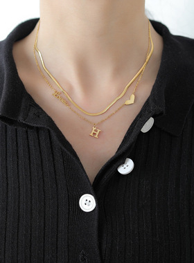 爱心层叠戴蛇骨字母项链女