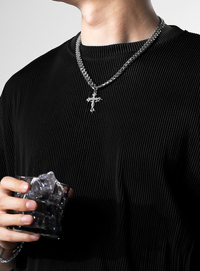 欧美古巴链十字架吊坠项链男潮ins嘻哈钛钢不掉色高街粗百搭配饰