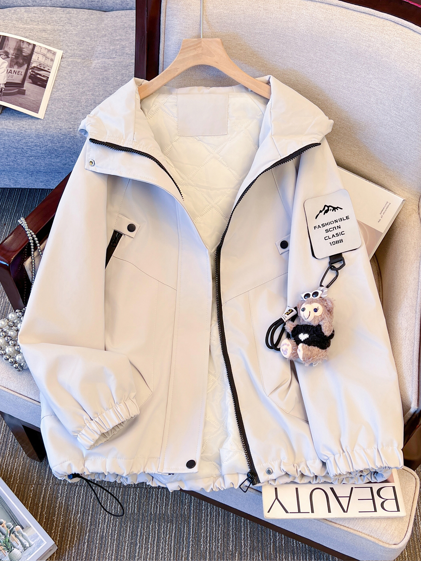 连帽冲锋衣女秋冬夹棉外套2025新款今年流行爆款宽松加厚工装棉服