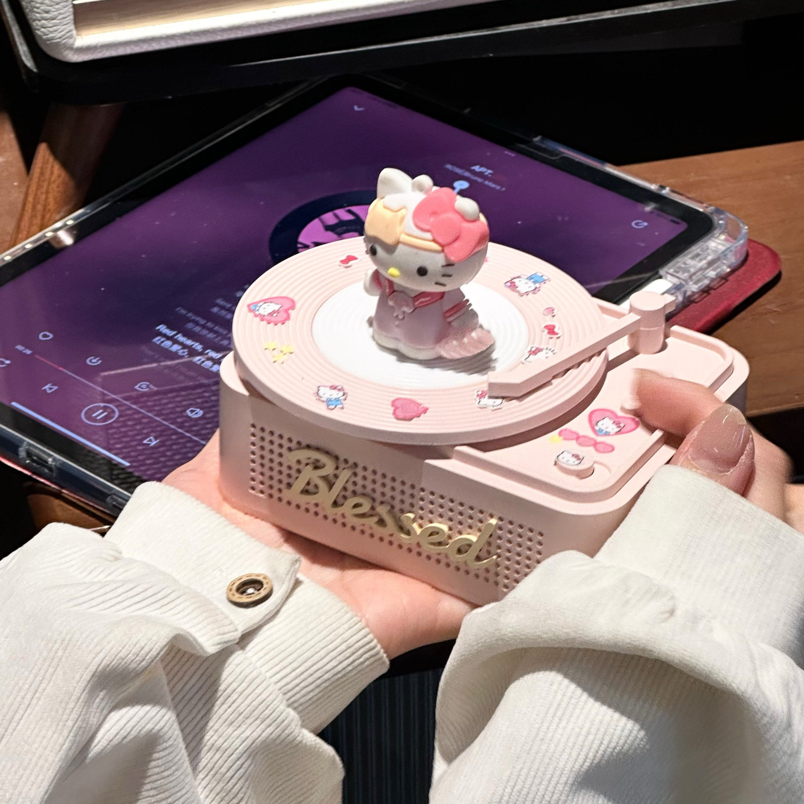 生日礼物女生实用卡通KT猫氛围感蓝牙音箱摆件女孩送闺蜜毕业礼品