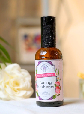 维多利亚花园VG玫瑰与洋甘菊保湿喷雾精油爽肤水补水纯露白100ml