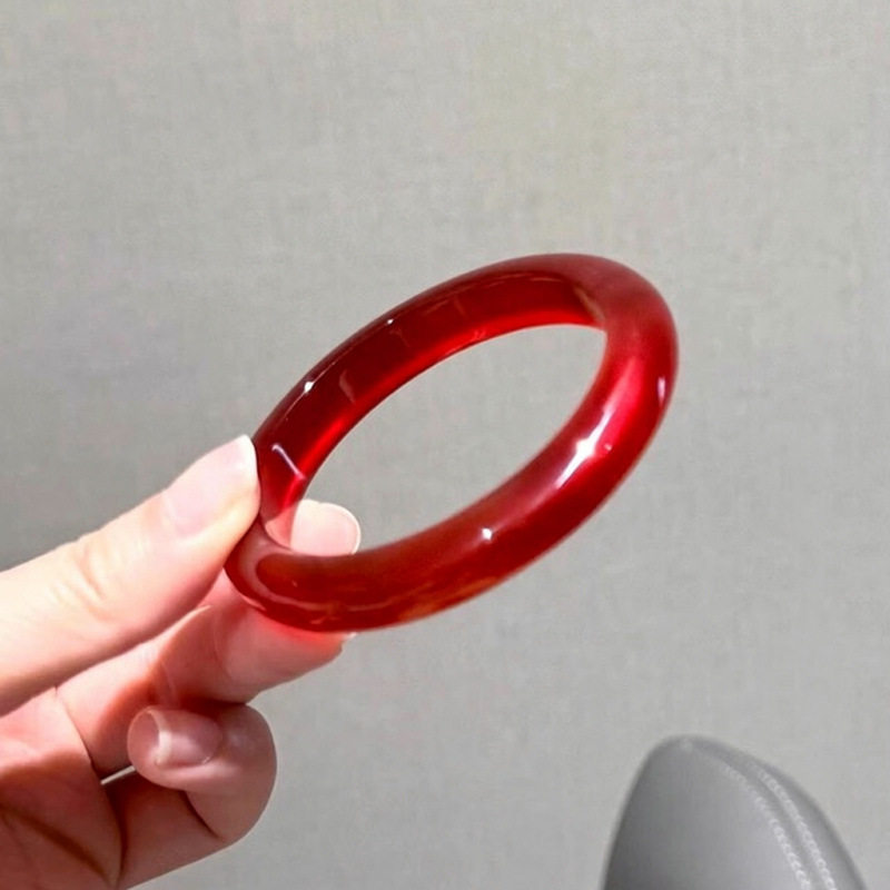天然红玛瑙手镯冰透玉镯女款红色