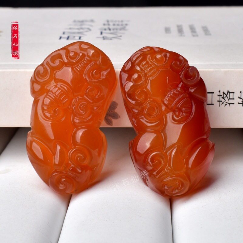红玛瑙玉髓吊坠挂坠貔貅男女款挂件皮丘简约礼物高级感小众