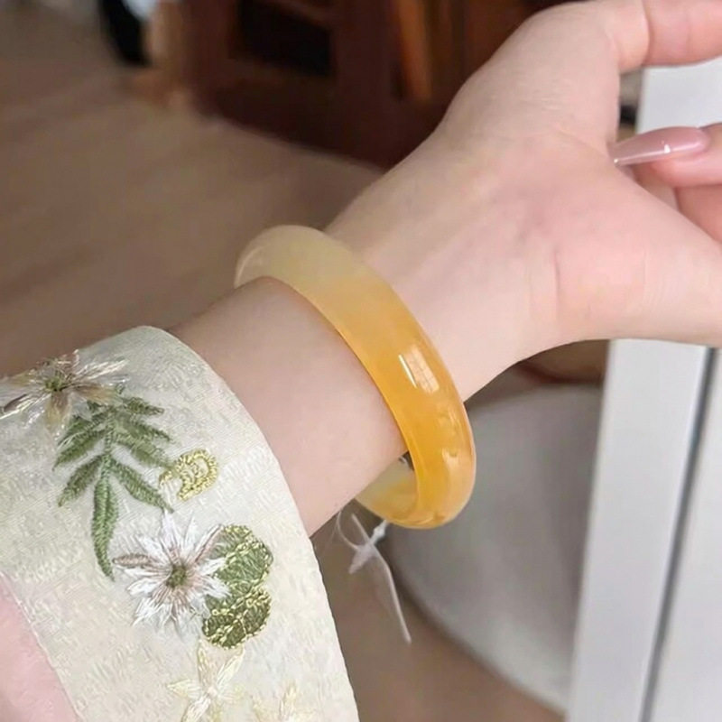 纯天然黄龙玉手镯女款冰种半山水