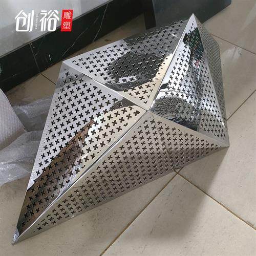 不锈钢块面镂空石头雕塑装饰酒店水池公园林草坪造景发光落地摆件