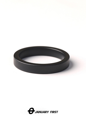 磨砂高级感冷淡风黑色陶瓷戒指