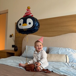 条纹生日帽企鹅卡通气球男孩一周岁气球套餐布置抓周拍照道具派对