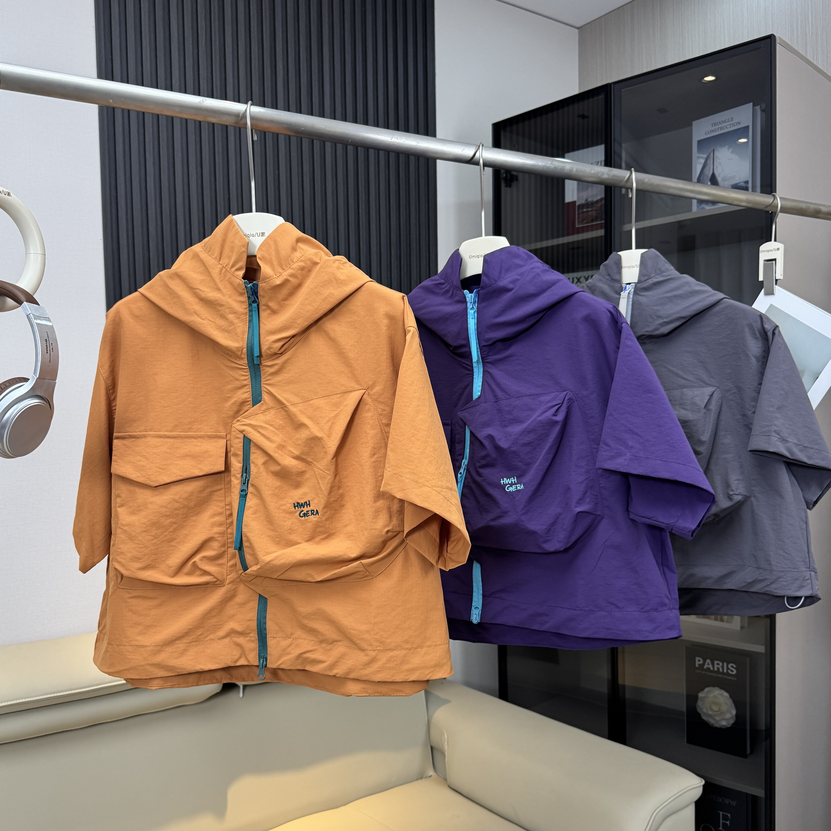 棵米ai蕉家！户外山系男女款撞色拉链口袋马甲短袖连帽外套短上衣