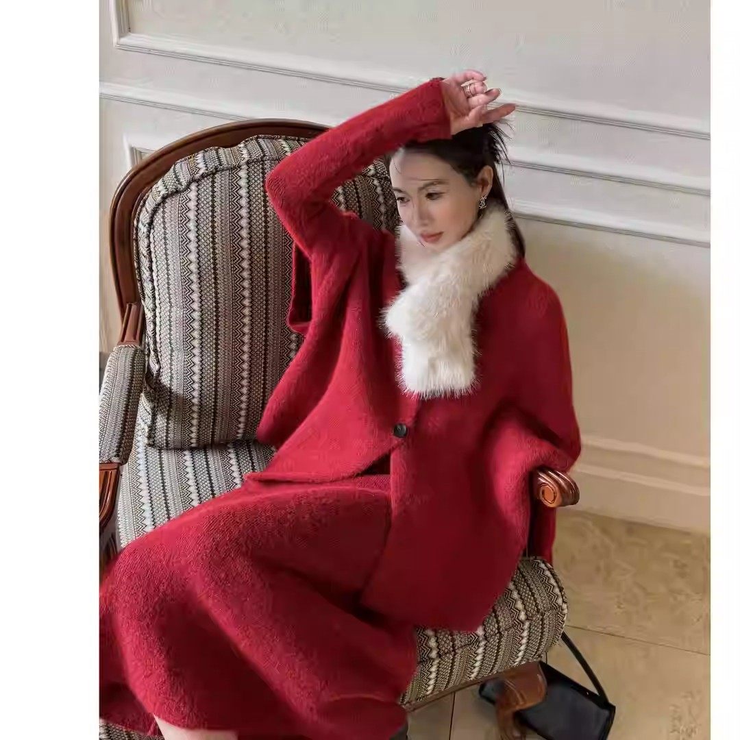 厚款宽松型蝙蝠开衫连衣裙毛领三件套设计师百搭秋冬时尚韩系套装