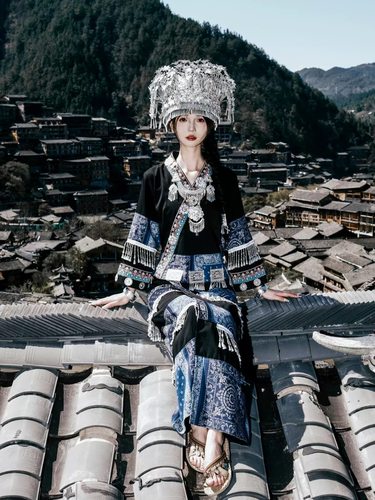 苗族蜡染服装少数民族旅拍苗疆少女土家族摄影服饰民族爆款舞蹈