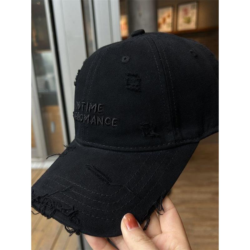 新款破洞棒球帽女字母刺绣鸭舌帽