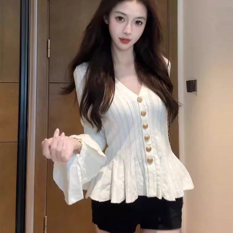 韩版小众毛衣开衫女秋冬新款千金感喇叭袖上衣气质长袖针织衫,女装/女士精品,毛针织衫,淘宝优惠券,粉丝福利购,淘宝优惠卷