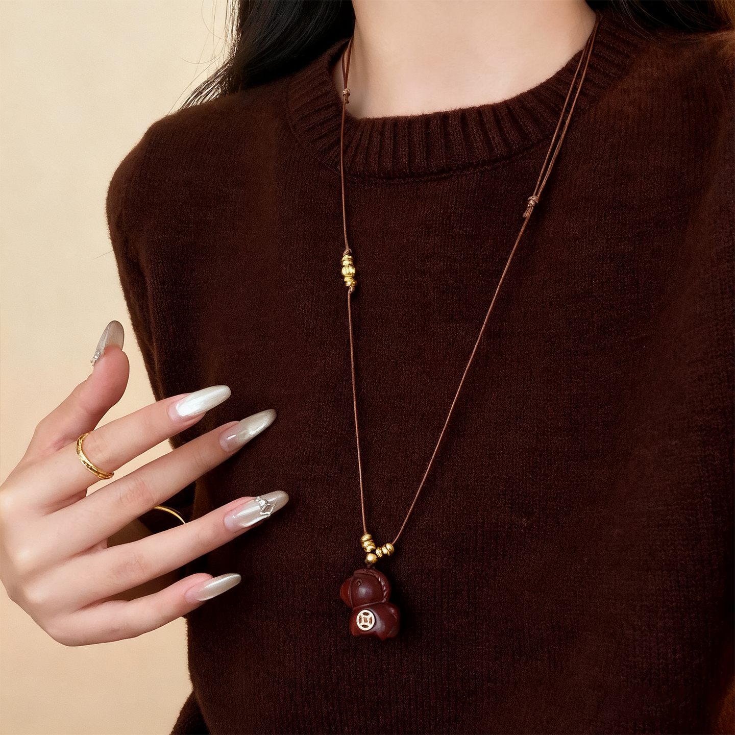 「马上有钱」木质木马吊坠项链