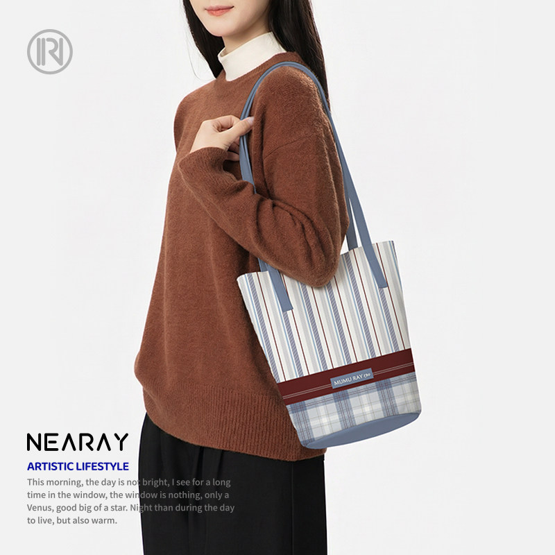 新款条纹帆布包学院风水桶包上班通勤百搭包包女大容量单肩包Q339,箱包皮具/热销女包/男包,时尚帆布包,淘宝优惠券,粉丝福利购,淘宝优惠卷