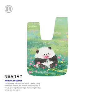 尼睿x大号小熊 潮流手腕包可爱熊猫插画帆布包便携小拎包 2024新款