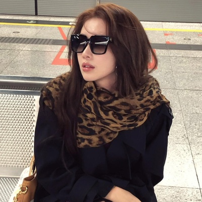 韩系复古棕色豹纹丝巾女秋冬装饰搭配长条围巾披肩系脖高级感围脖