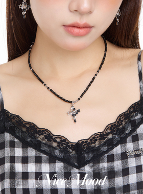 纽扣小熊黑色十字架项链