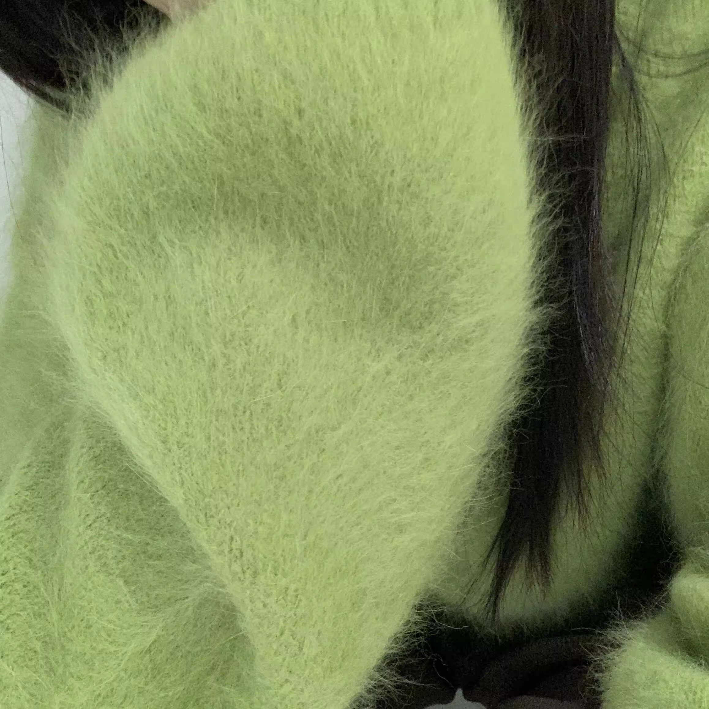 慵懒风绿色显白长袖毛衣