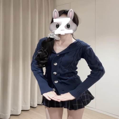 2025mui系学院风麻花针织开衫女秋感修身小个子短款连帽毛衣外套