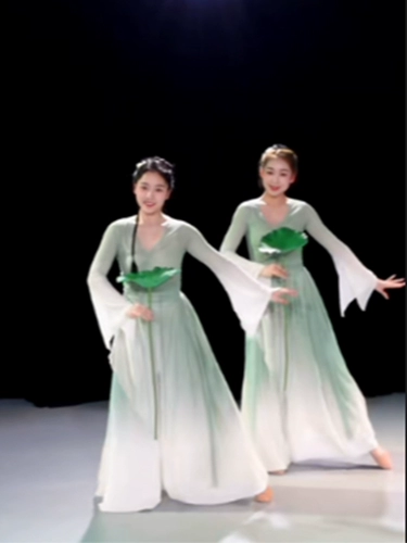 Имитация листьев лотоса и реквизит для танца лотоса для детского сада с зелеными листьями и цветами, падающими дождем классического танца на листья лотоса