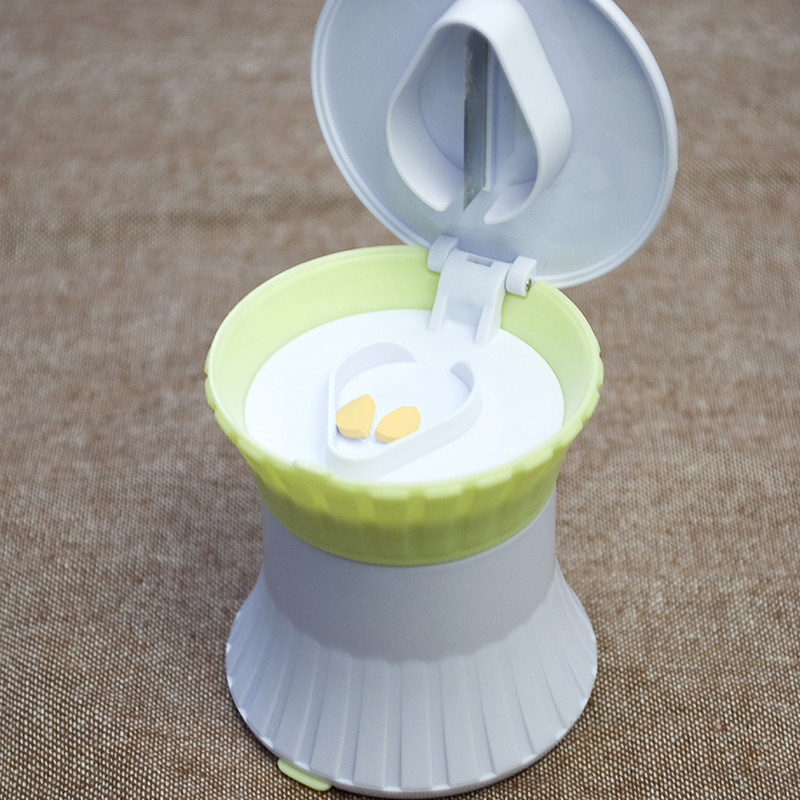 良彩贤暮日本研磨捣药器便携旅行药盒药片切割磨粉神器利快进口