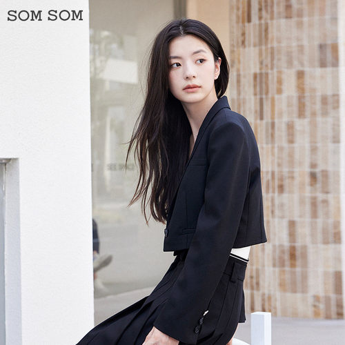 SOMSOM/索玛黑色西装外套女秋装女款设计感休闲短款百搭减龄西服